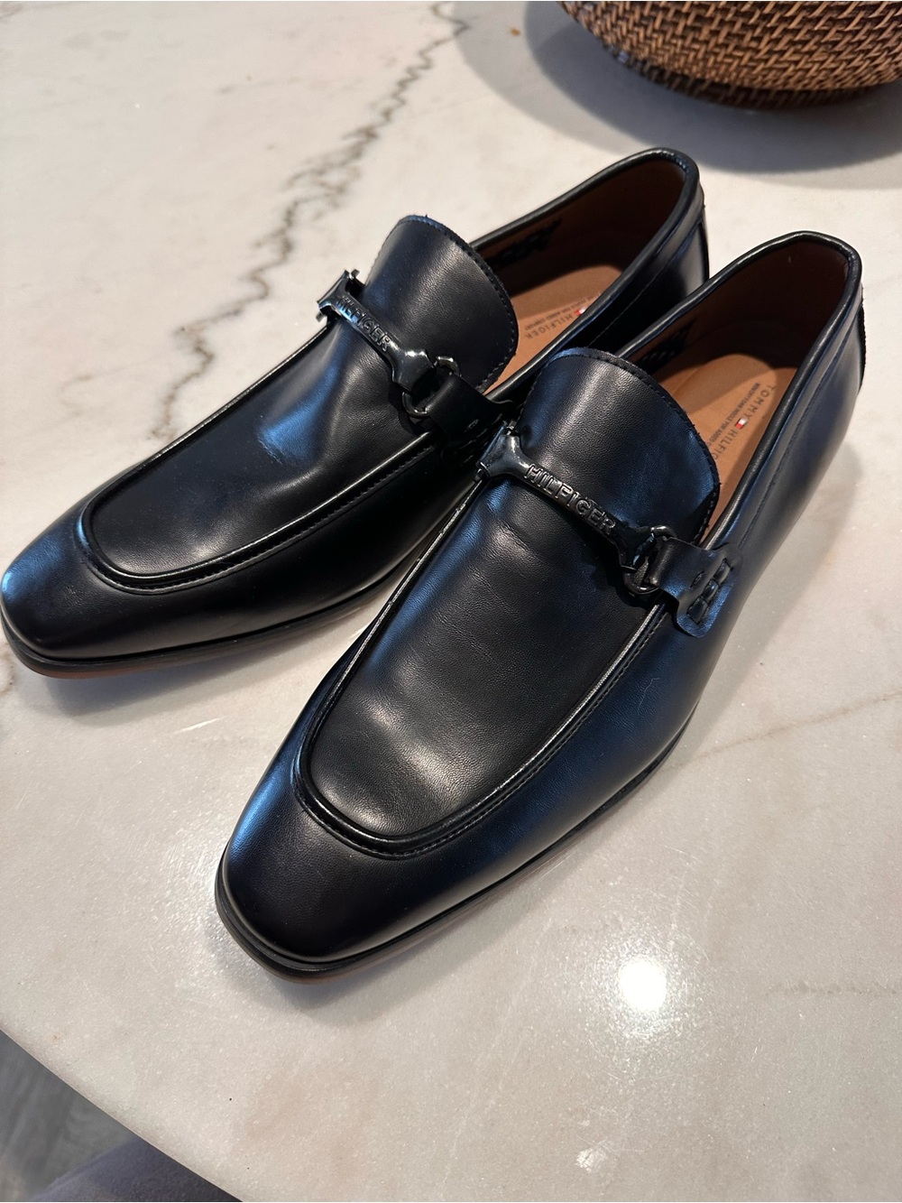 Tommy Hilfiger Men’s Black Leather Bit-Detail Slip-On Loafers